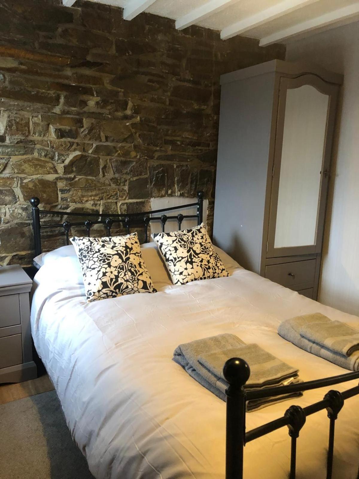 The Eagles Inn Rhayader Extérieur photo