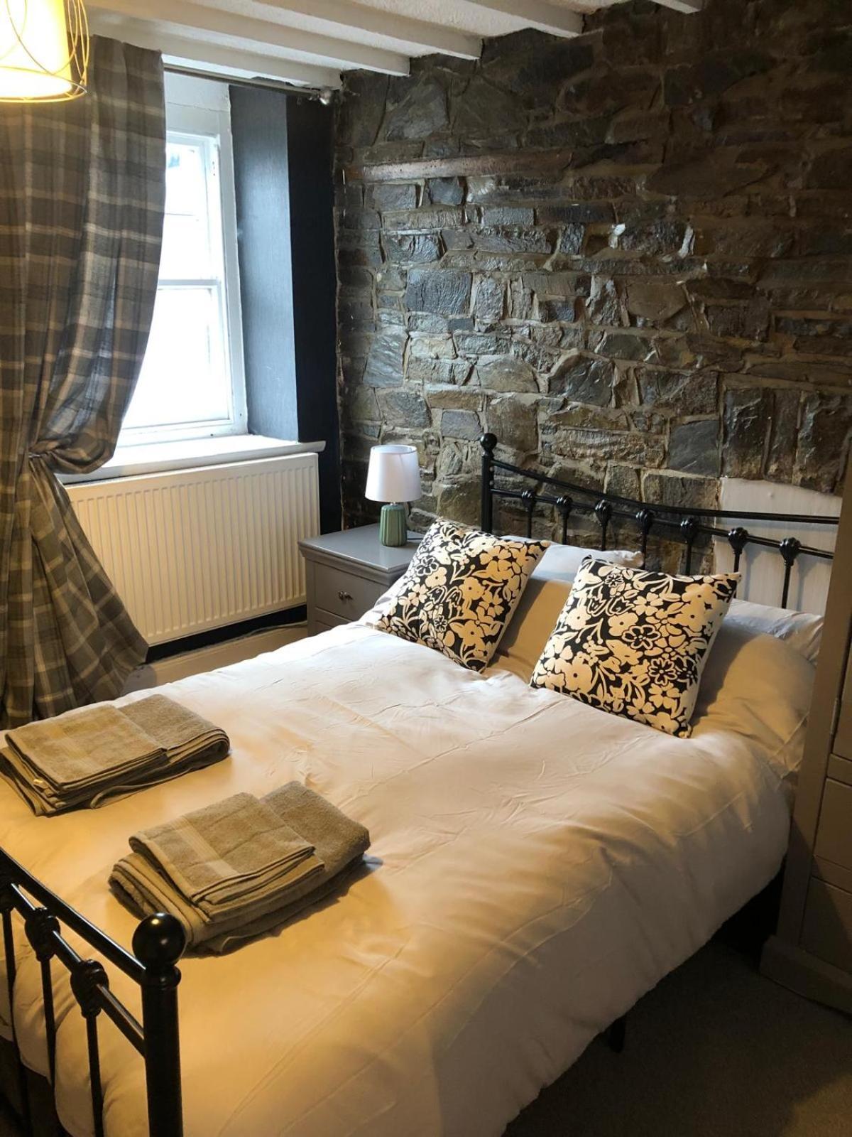 The Eagles Inn Rhayader Extérieur photo