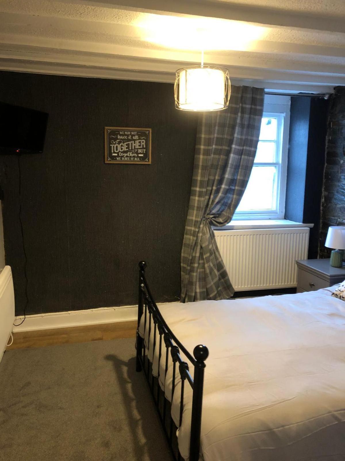 The Eagles Inn Rhayader Extérieur photo